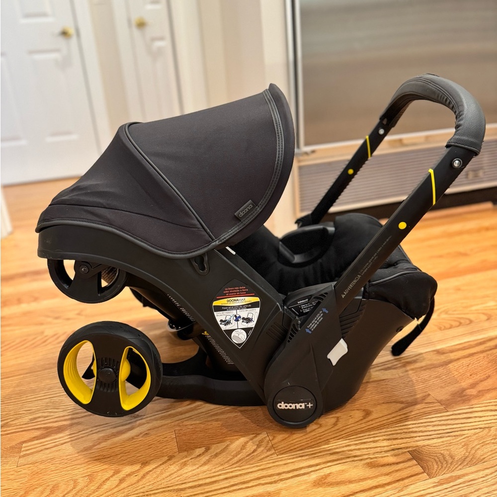 Doona™ Special Edition Infant Car Seat/Stroller & Base - Picture 8 of 15